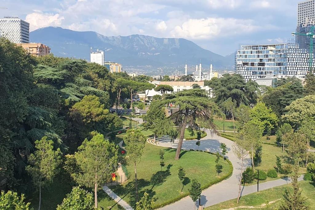 Center Apartment Tirana Exterior photo